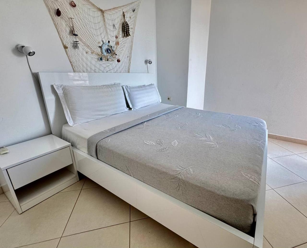 Del Mar Sea View Apartment Sarande Ngoại thất bức ảnh