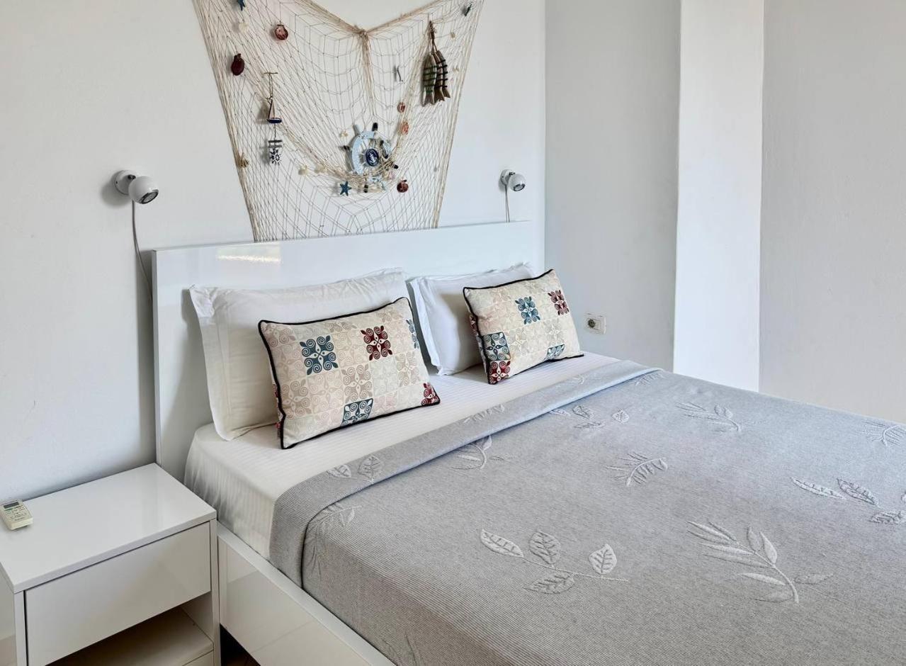 Del Mar Sea View Apartment Sarande Ngoại thất bức ảnh