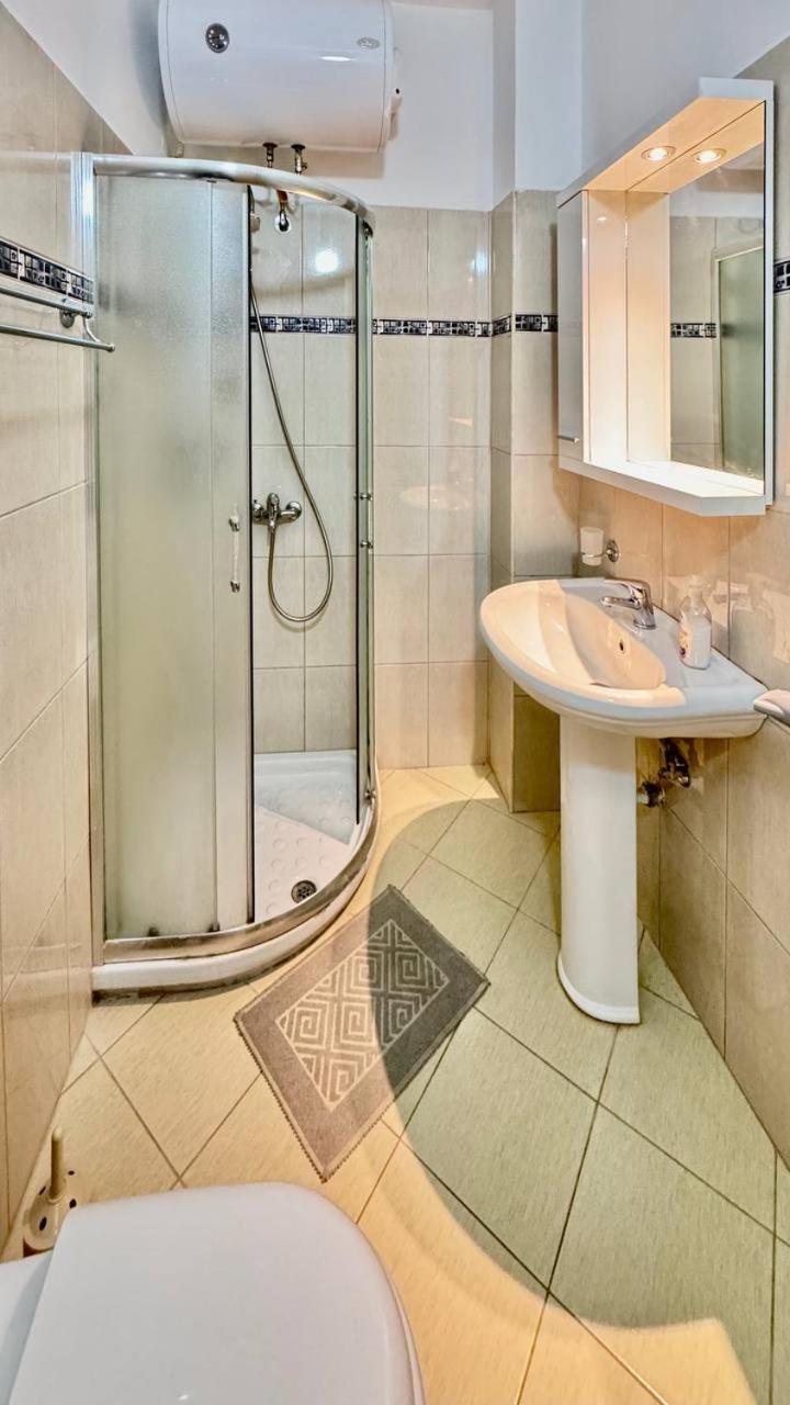 Del Mar Sea View Apartment Sarande Ngoại thất bức ảnh