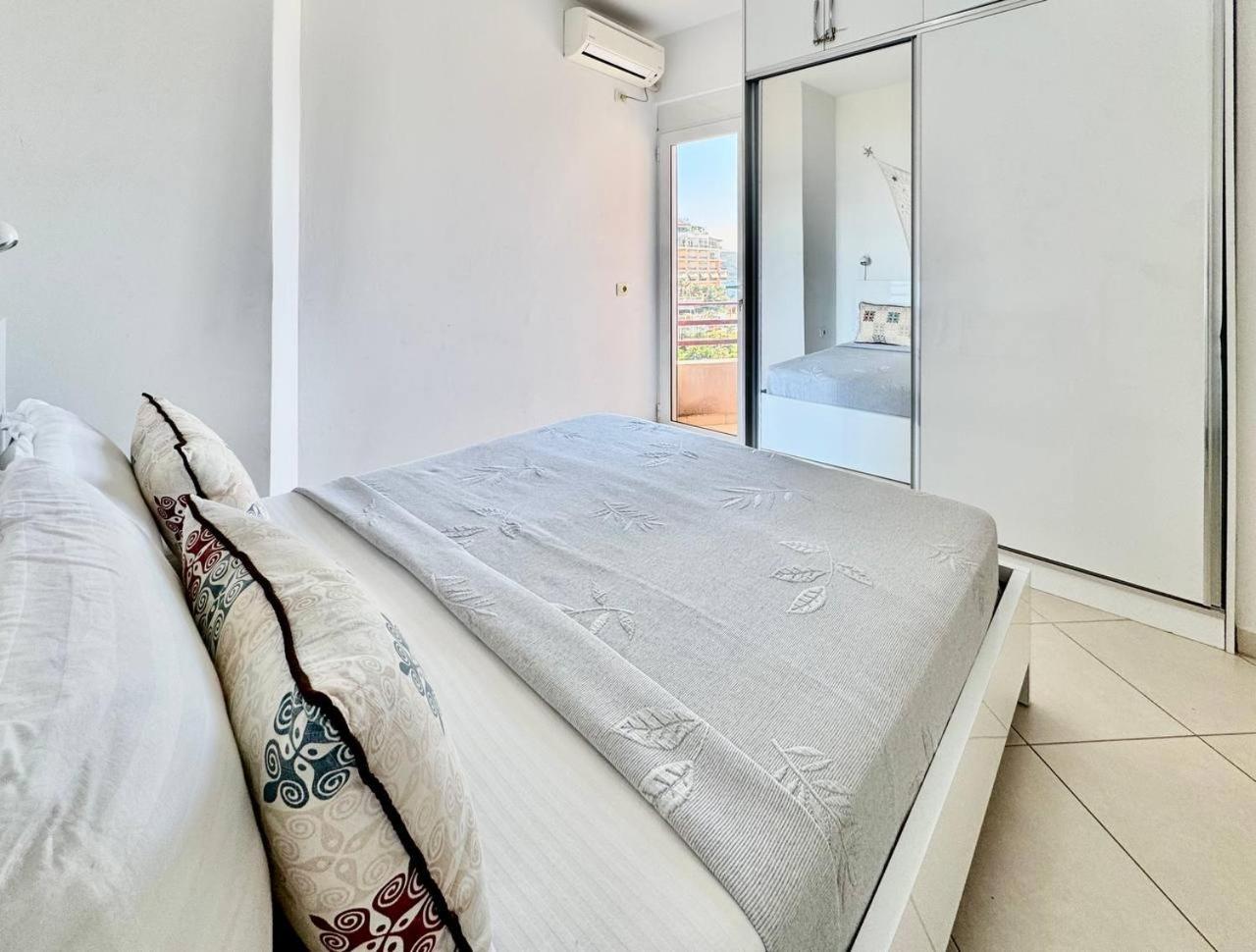 Del Mar Sea View Apartment Sarande Ngoại thất bức ảnh