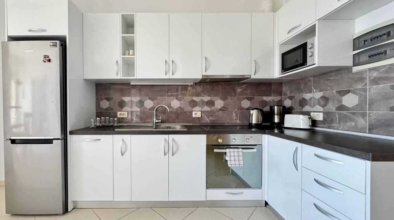 Del Mar Sea View Apartment Sarande Ngoại thất bức ảnh
